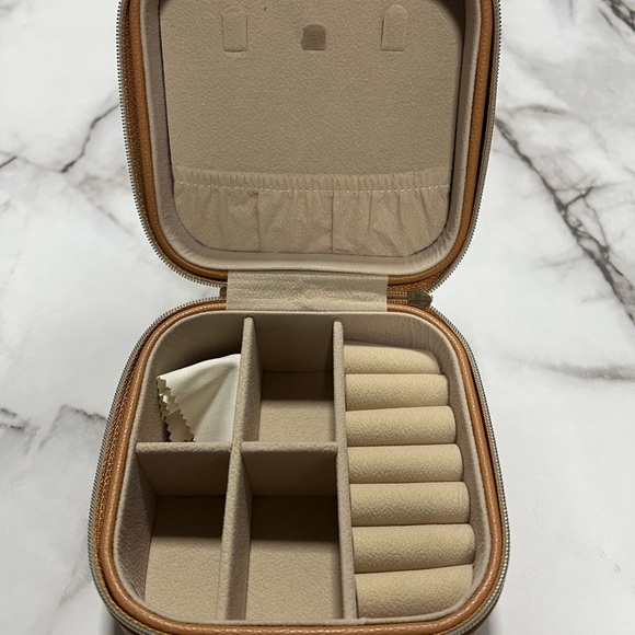 Samara Handbags - Tan Travel Jewelry Box